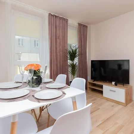 Mokotow Apartments Reytan By Noclegi Renters Warsaw Exterior photo