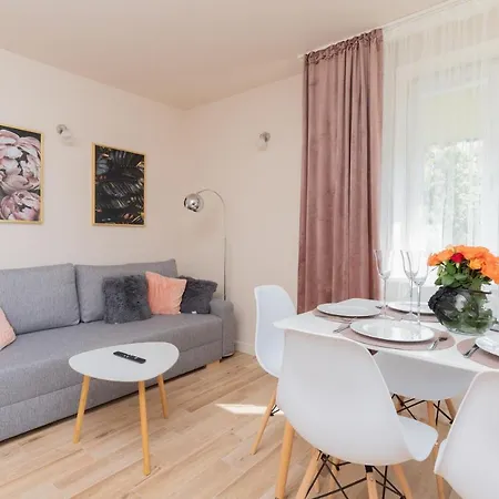 Mokotow Apartments Reytan By Noclegi Renters Warsaw Exterior photo