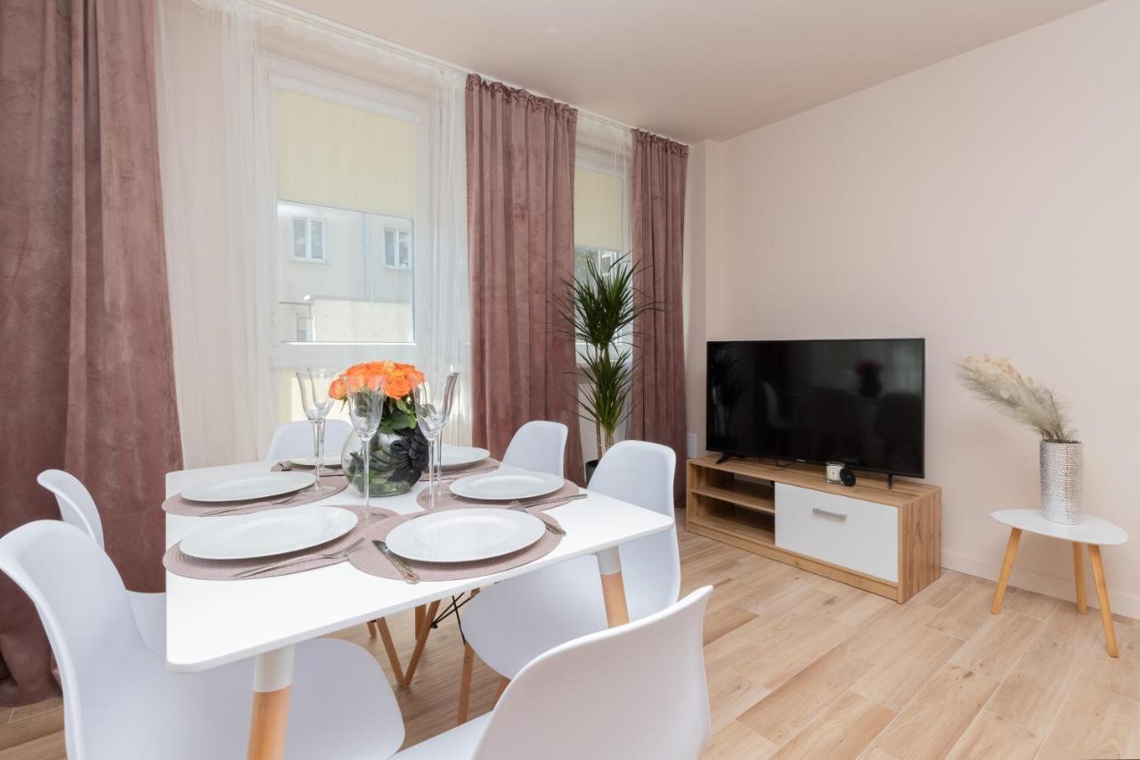 Apartment Mokotow Reytan By Renters Warschau